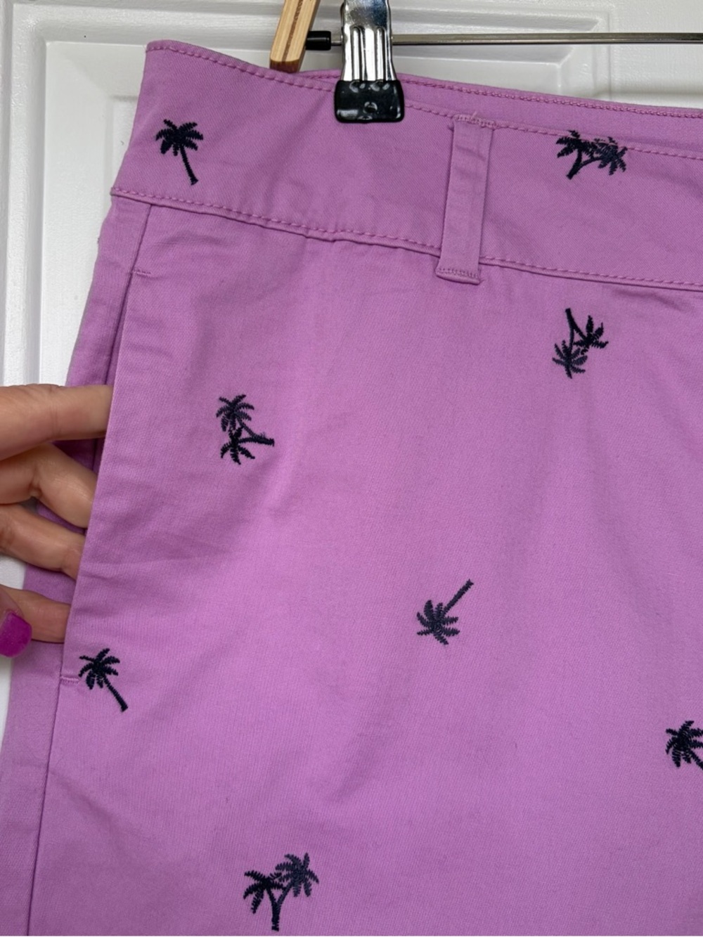 •St. John's Bay• NWT Palm Tree Print Mid-Rise Shorts - Size 12 - Picture 3 of 8